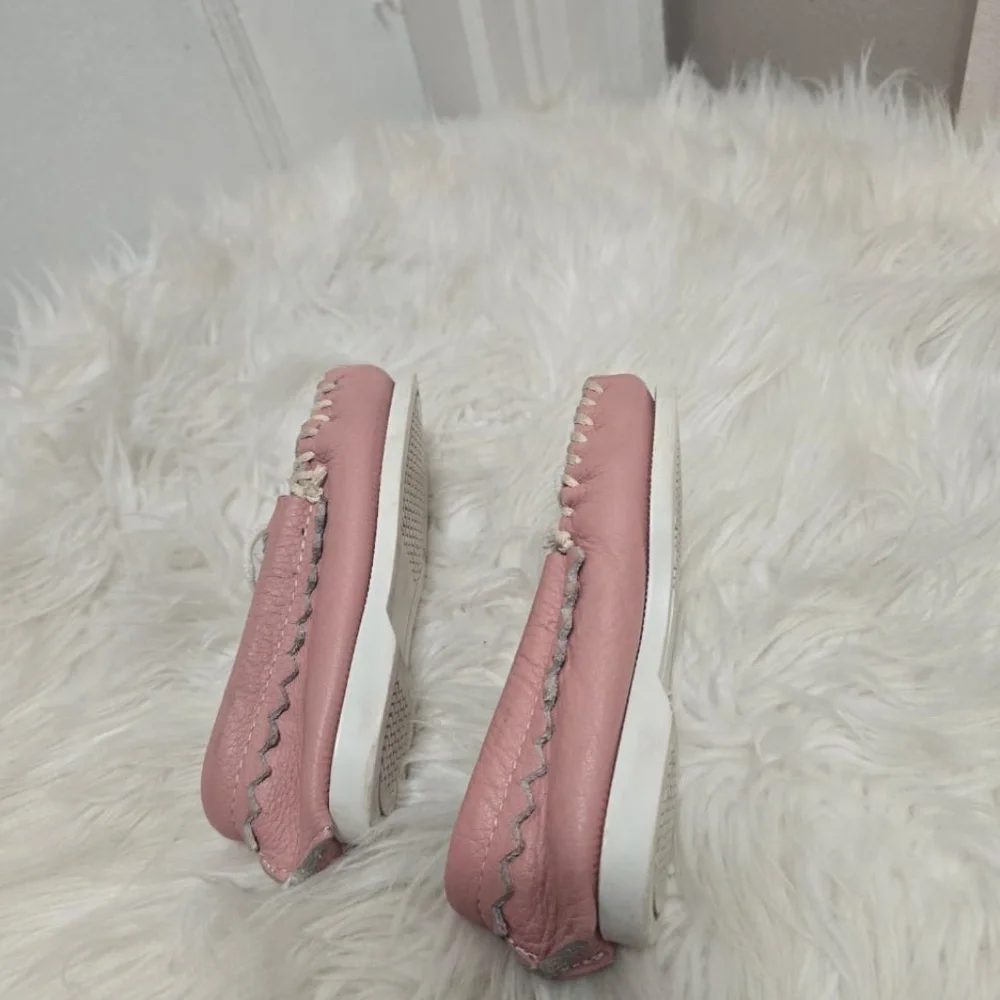 Light Pink Leather Baby Moccasins With Floral Beadwork.🌴